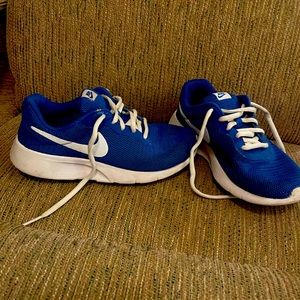 Great condition 3Y kids blue Nike’s💙